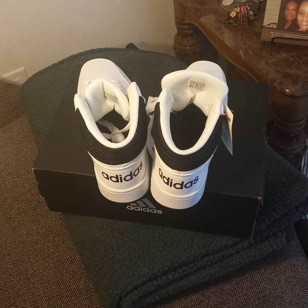 Adidas - Picture 4 of 5